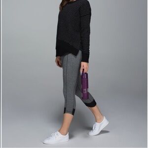 Lululemon Motivate Crop in Heathered Speckled‎ Black Size 6
